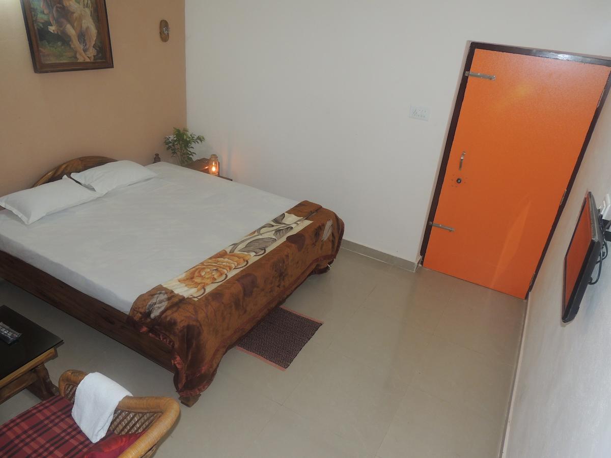 Surya Inn Конарка Экстерьер фото