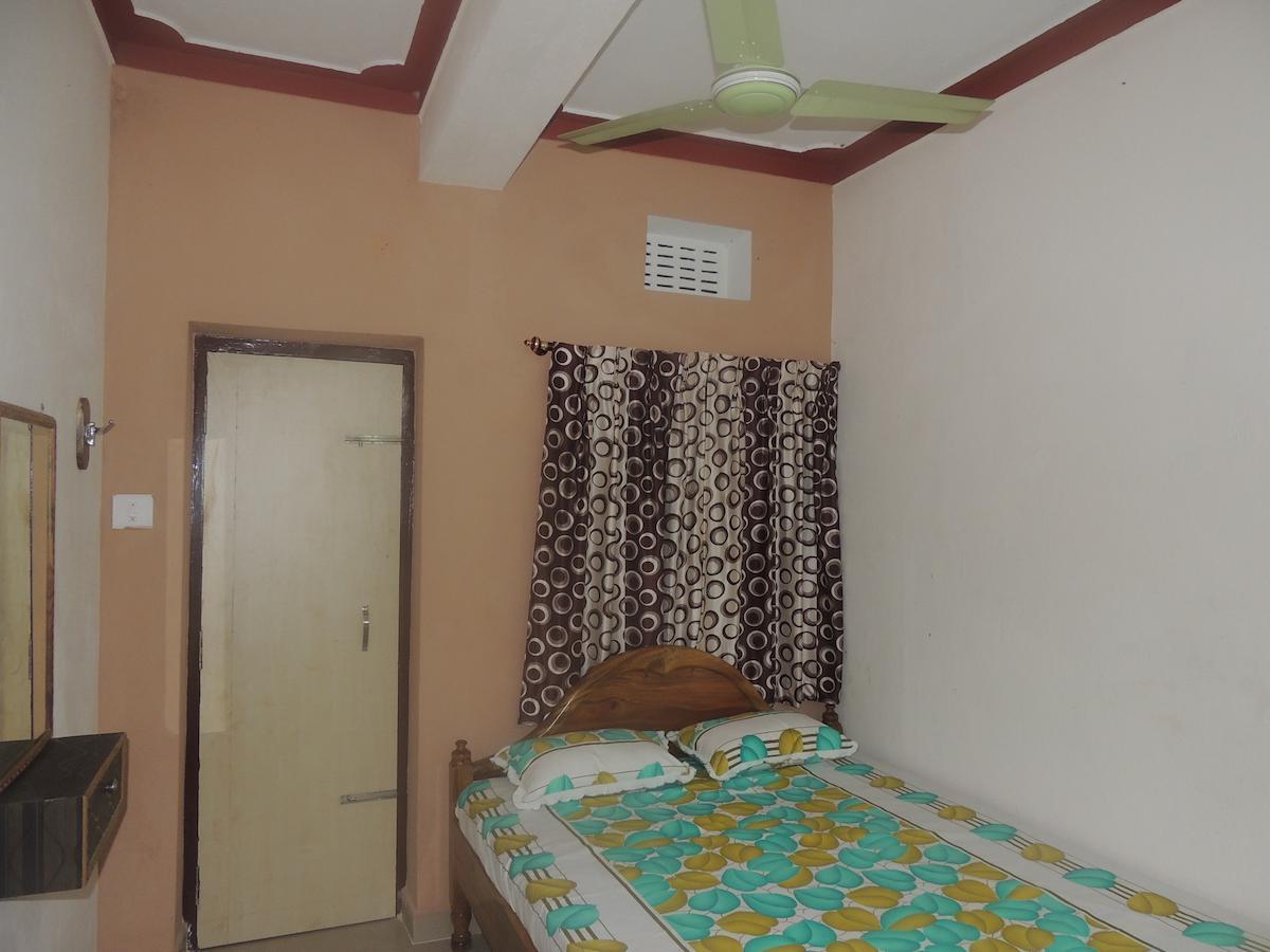Surya Inn Конарка Экстерьер фото