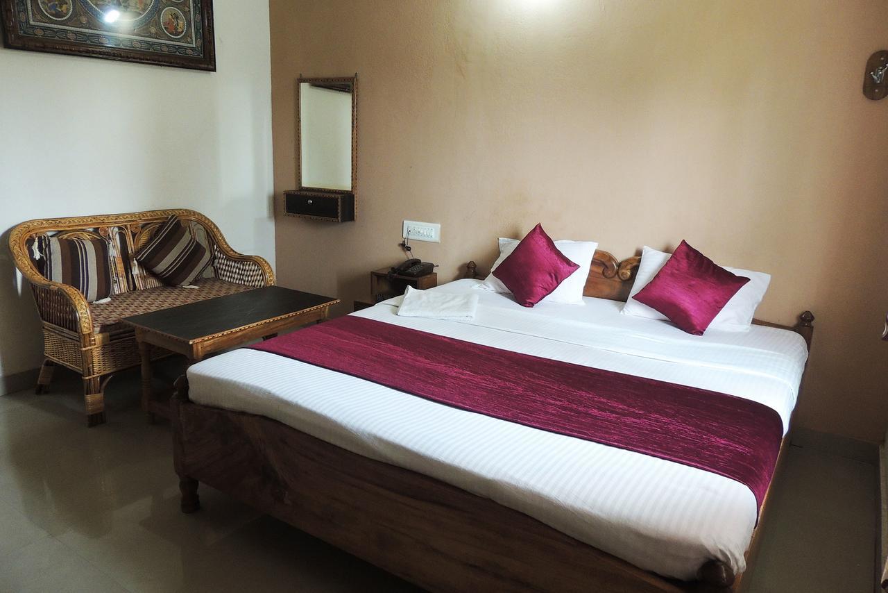 Surya Inn Конарка Экстерьер фото