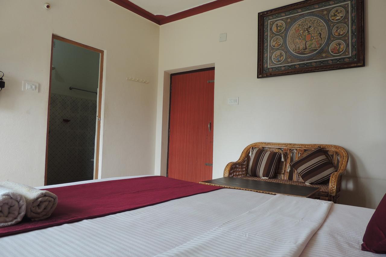 Surya Inn Конарка Экстерьер фото